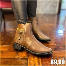 Bota Lovely Fivela Caramelo