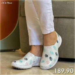 Tênis Sticky Shoes Pet. Patas